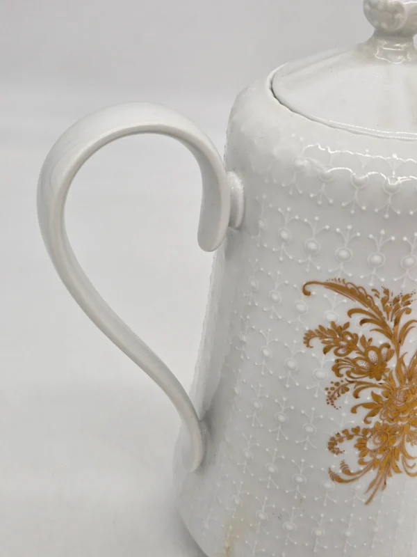 Dzbanek porcelanowy Tirschenreuth Germany – biały ze złotym ornamentem, 23 cm