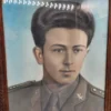 Portret żołnierza lotnictwa – ręcznie koloryzowana fotografia w ramie, lata 40-50 33×44 cm