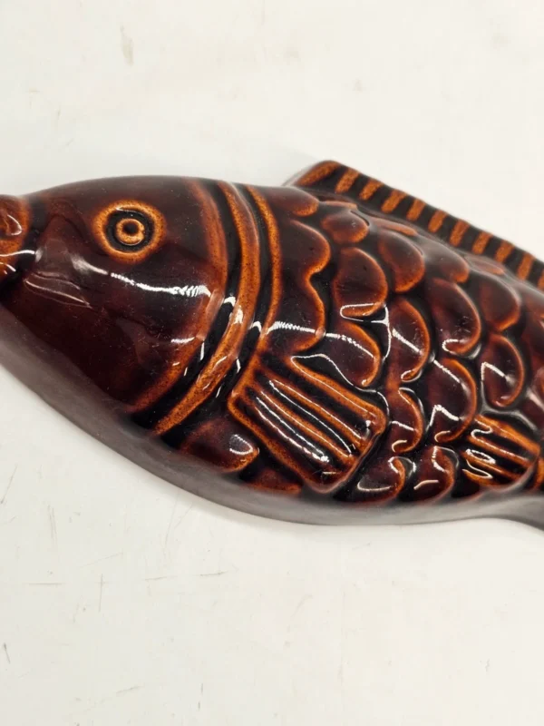 Ceramiczna forma w kształcie ryby – brązowa glazura, 25 cm