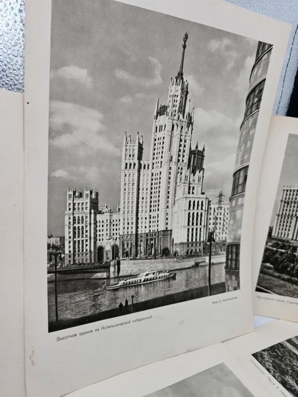 Zestaw 12 grafik i fotografii architektonicznych – Moskwa i Niemcy, lata 40–50