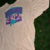 Koszulka A Bathing Ape (BAPE) różowa z fioletowo-turkusowym nadrukiem, rozmiar L