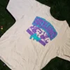 Koszulka A Bathing Ape (BAPE) różowa z fioletowo-turkusowym nadrukiem, rozmiar L