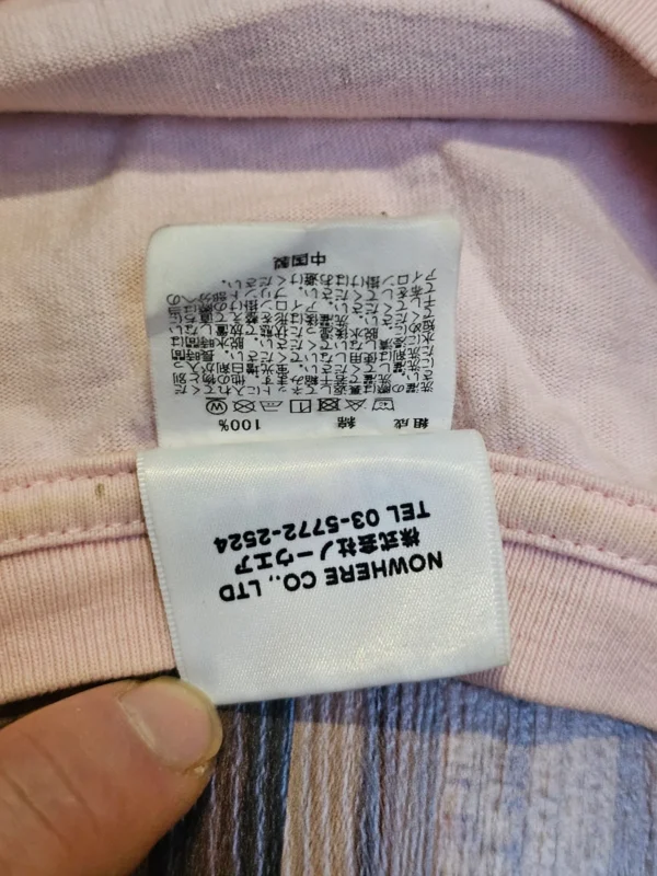 Koszulka A Bathing Ape (BAPE) różowa z fioletowo-turkusowym nadrukiem, rozmiar L