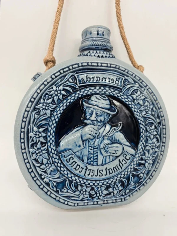 Duża, ozdobna manierka ceramiczna w odcieniach błękitu