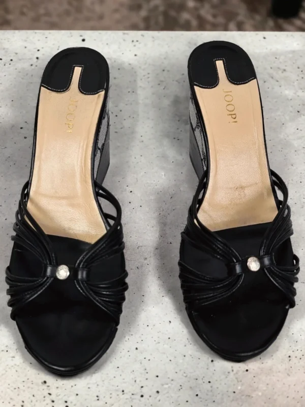 Szykowane klapki na pełnym podwyższeniu Joop! Rozmiar 41.5 EU / 9 UK
