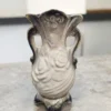 Zestaw dwóch porcelanowych wazonów – dekoracje stołowe i ozdobne.