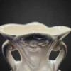 Zestaw dwóch porcelanowych wazonów – dekoracje stołowe i ozdobne.
