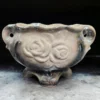 Zestaw dwóch porcelanowych wazonów – dekoracje stołowe i ozdobne.
