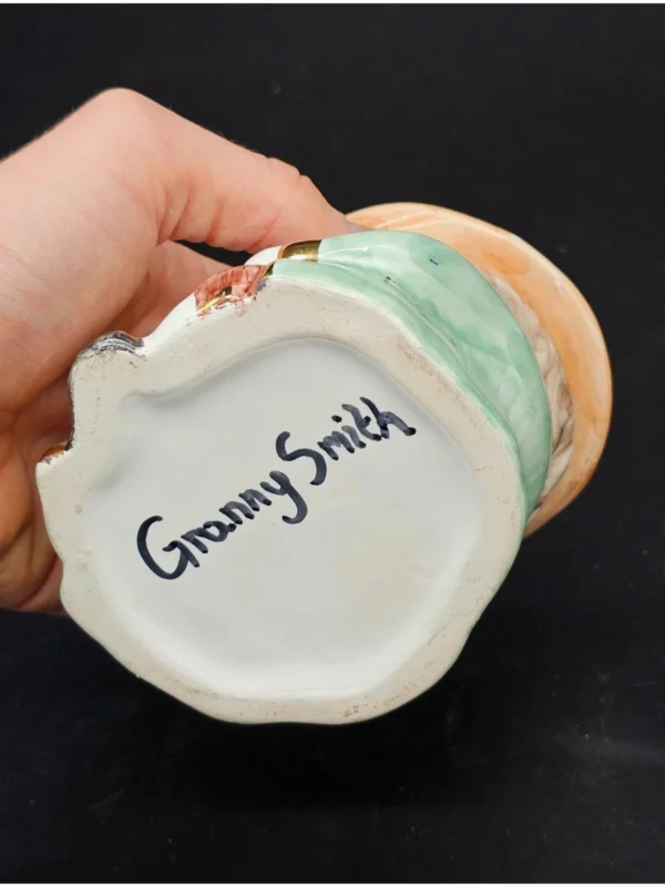 Figurka ceramiczna Granny Smith – kufel/pojemnik dekoracyjny