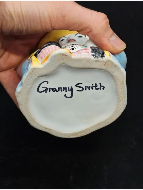 Figurka ceramiczna Granny Smith – kufel/pojemnik dekoracyjny
