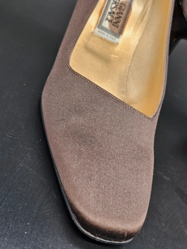 Szpilki Gianni Versace Couture z lat 90. brązowy aksamit, r. 37.5 (wkładka 25.5 cm)
