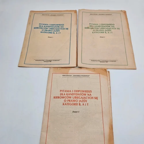 Zestaw 3 zeszytów „Pytania na prawo jazdy kategorii B, A i T „Czasopisma Wojskowe”, Warszawa 1989