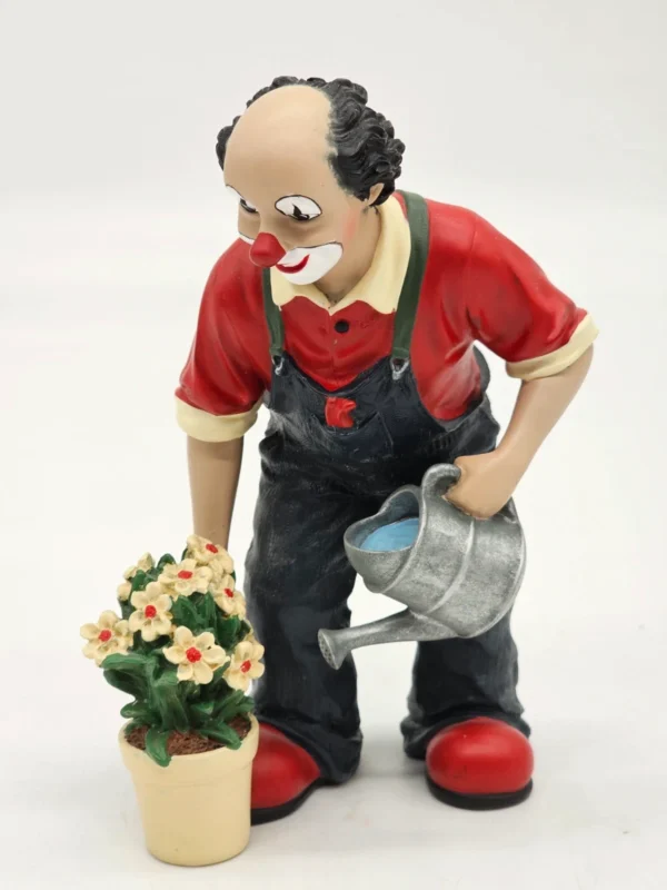 Gilde Clowns – Fridolin 2006, figurka ogrodnika z konewką i kwiatami, 14 cm