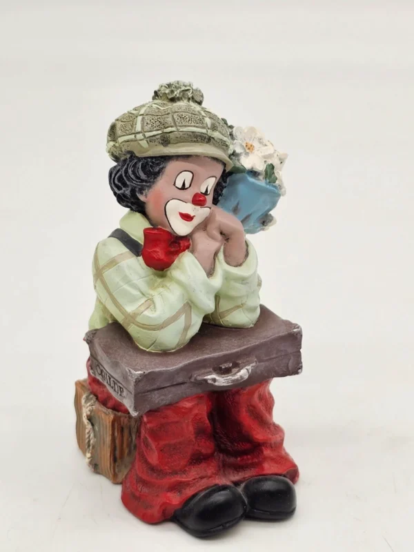 Gilde Clowns figurka „z bukietem za plecami” 11 cm