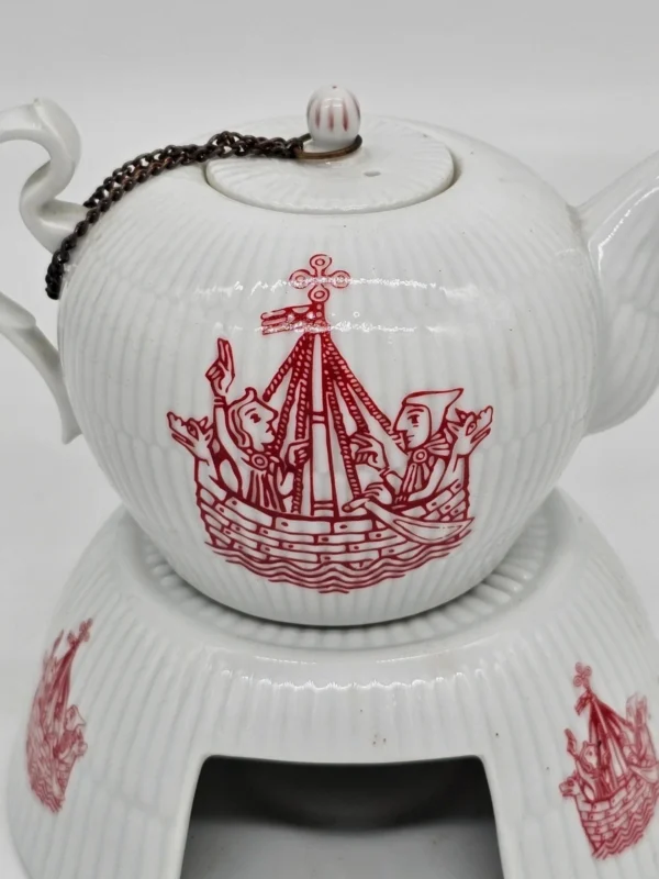 Zabytkowy porcelanowy dzbanek z podgrzewaczem Wallendorf 1764