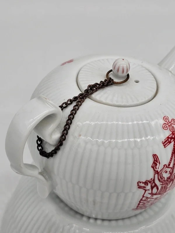 Zabytkowy porcelanowy dzbanek z podgrzewaczem Wallendorf 1764