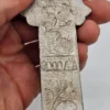 Stary krucyfiks ołtarzowy z postumentem – metal, ok. 40 cm
