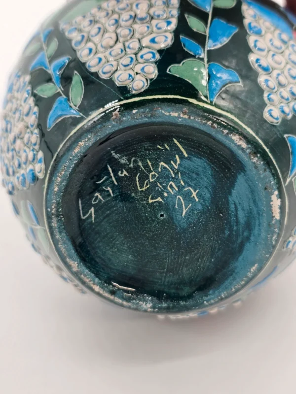 Ręcznie zdobiona ceramiczna cukiernica artystyczna grona winogron sygnowana