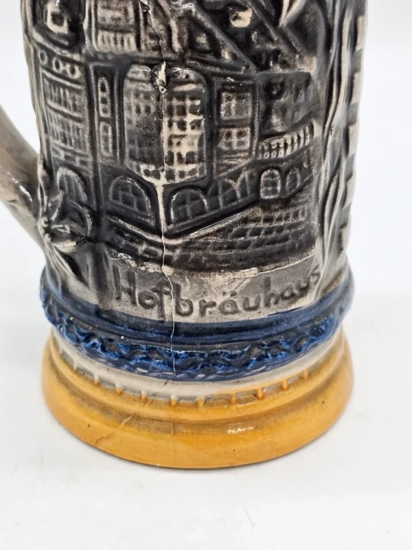 Duży ceramiczny kufel piwny reliefowy Hofbräuhaus München 1,5 L