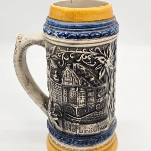 Duży ceramiczny kufel piwny reliefowy Hofbräuhaus München 1,5 L