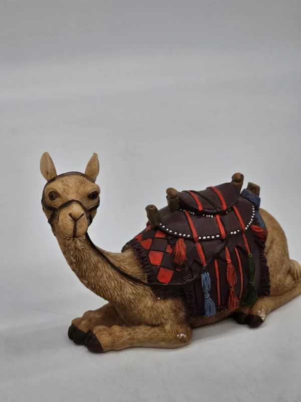Dekoracyjna figurka wielbłąda – styl orientalny, ręcznie malowana, 15 cm