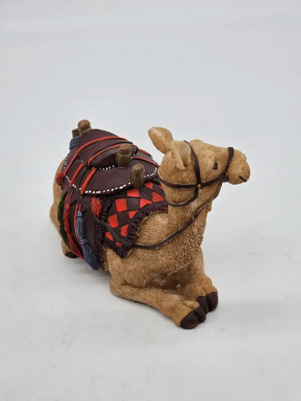 Dekoracyjna figurka wielbłąda – styl orientalny, ręcznie malowana, 15 cm