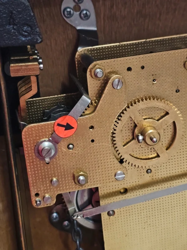 Zegar wiszący Hermle 451-030A – mechaniczny, łańcuchowy, Made in Germany