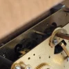 Zegar wiszący Hermle 451-030A – mechaniczny, łańcuchowy, Made in Germany