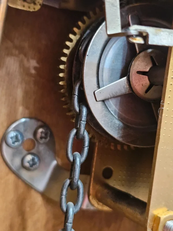Zegar wiszący Hermle 451-030A – mechaniczny, łańcuchowy, Made in Germany