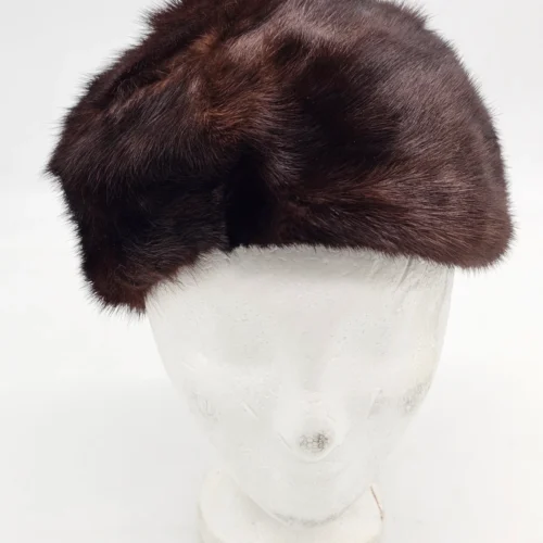 Futrzana czapka damska z futra ciemnobrązowa vintage syntetyk 100% z lasu