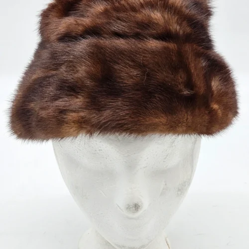 Futrzana czapka damska z futra brązowa vintage syntetyk 100%