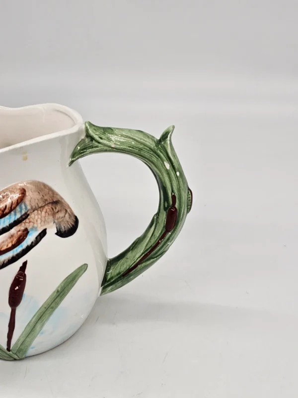 Ceramiczny dzbanek kubek z reliefem kaczki ręcznie zdobiony vintage
