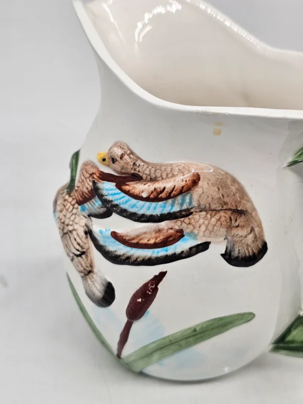 Ceramiczny dzbanek kubek z reliefem kaczki ręcznie zdobiony vintage