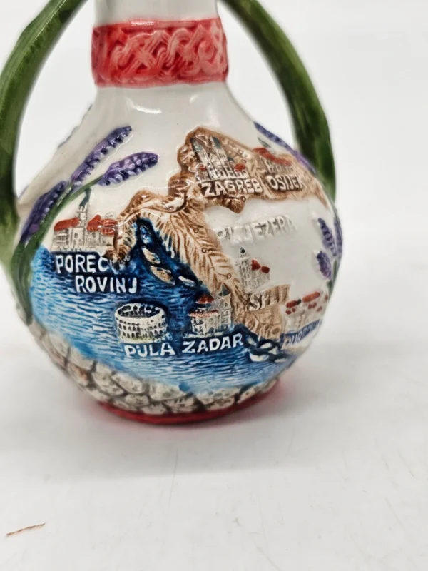 Ceramiczna karafka pamiątkowa Croatia Plitvička Jezera lawenda 11 cm