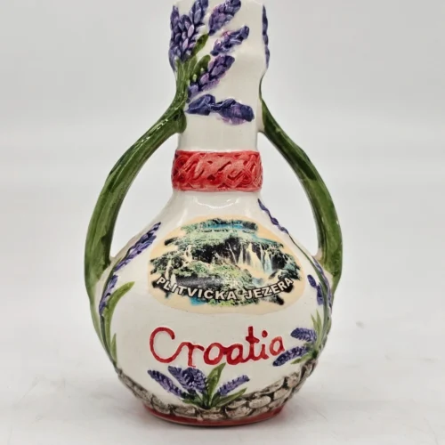 Ceramiczna karafka pamiątkowa Croatia Plitvička Jezera lawenda 11 cm