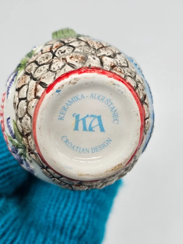 Ceramiczna karafka pamiątkowa Croatia Plitvička Jezera lawenda 11 cm