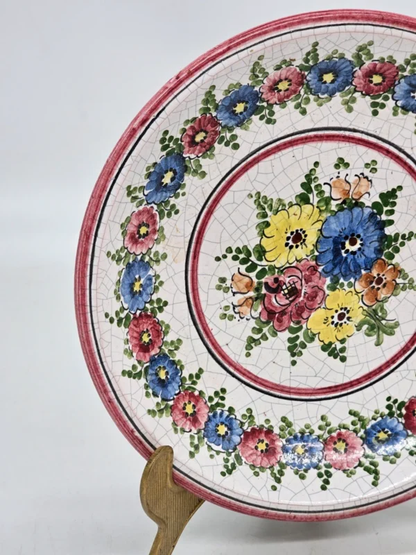 Ręcznie malowany talerz ceramiczny Handarbeit w kwiaty