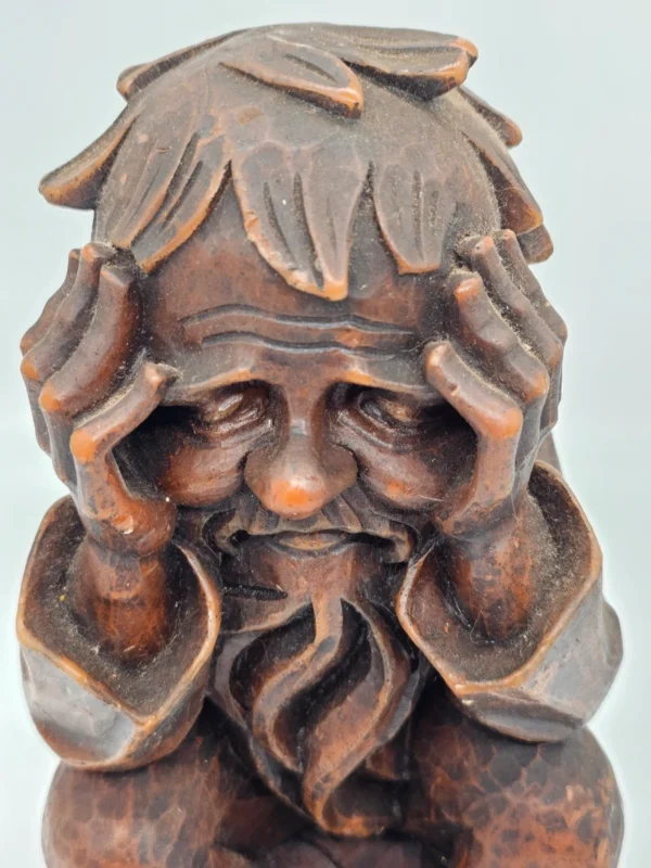 Figura rzeźbiona Austria postać mędrca wosk 32 cm vintage