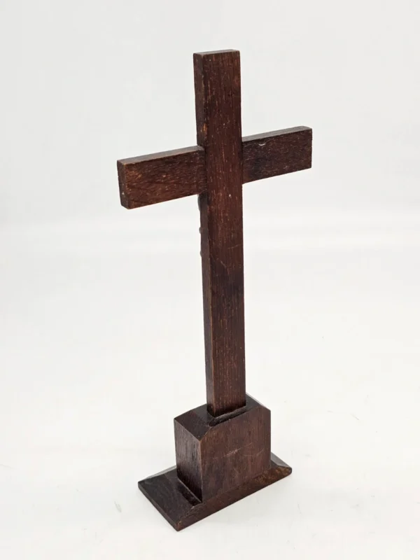 Krzyż stojący z postacią Jezusa drewno metal 33 cm dewocjonalia vintage