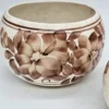 Zestaw dwóch osłonek ceramicznych vintage – motyw kwiatowy