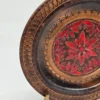 Ręcznie rzeźbiony talerz drewniany folk P.H.U. Folklor 24 cm