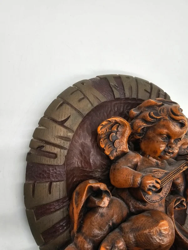 Anioł grający na mandolinie plakieta ścienna wosk artystyczny Bayerischer Wald handmade 29 cm