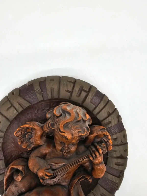 Anioł grający na mandolinie plakieta ścienna wosk artystyczny Bayerischer Wald handmade 29 cm
