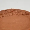 Ręcznie robiona ceramiczna patera z reliefem róż 35x25
