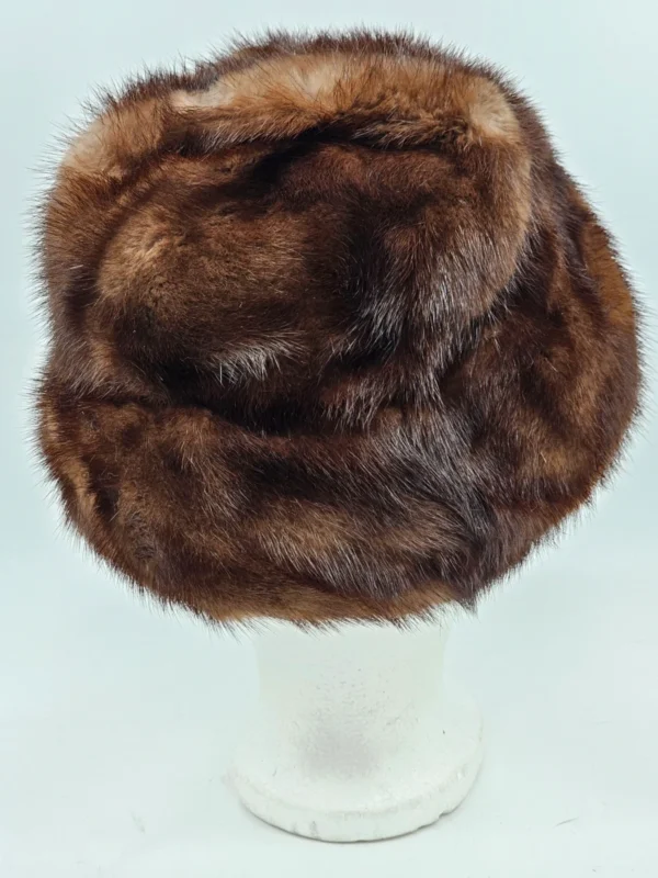 Futrzana czapka damska z futra brązowa vintage syntetyk 100%