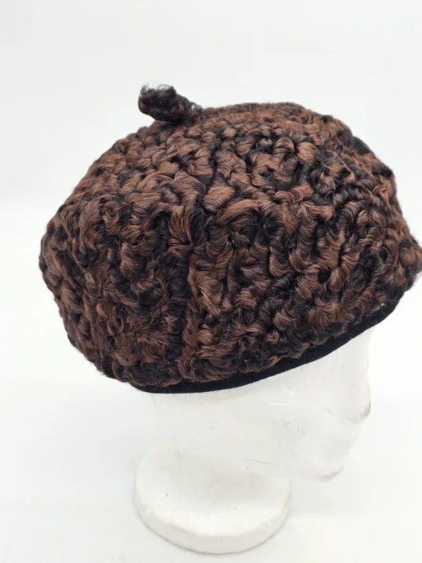 Damska czapka z naturalnego futra brązowa vintage średnica 24 cm