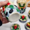 Ceramiczny zestaw kuchenny vintage w koszyku – motyw owocowy, komplet 5 elementów