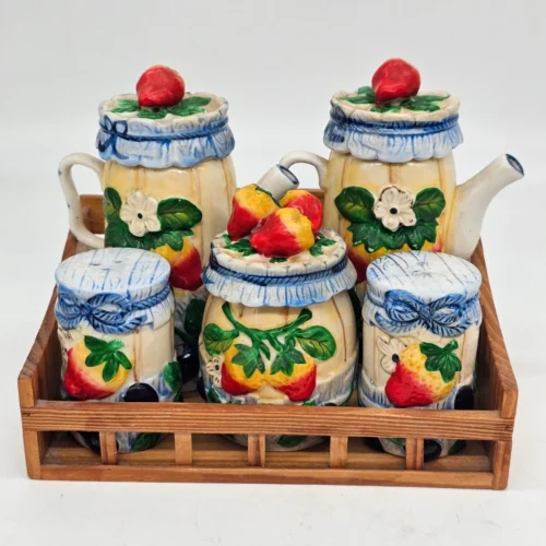 Ceramiczny zestaw kuchenny vintage w koszyku – motyw owocowy, komplet 5 elementów