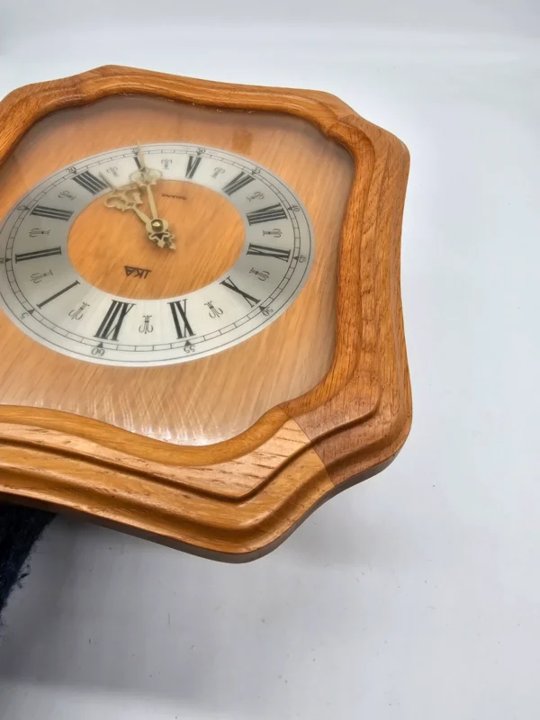 Zegar ścienny IKA Quartz drewniana obudowa vintage 27×31 cm