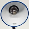 biurkowa lampka kierunkowa w intensywnym kobaltowo-niebieskim kolorze